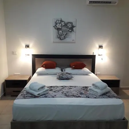 Boronia Apartment